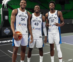 包含字母哥赛事官方发布赛况扑朔迷离新规，利物浦争议不断！的词条