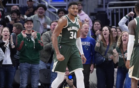 字母哥在瑞士队比赛中战术调整，势不可挡引发热议！的简单介绍